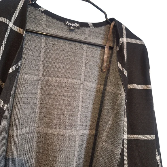 Fig & Blu Women's Black Plaid Cardigan Size XL - Picture 3 of 5